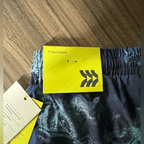 NWT men’s running shorts size small - Picture 3 of 4